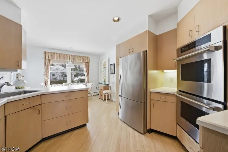 8 Johnston Dr, Morris, NJ 07960 - #3