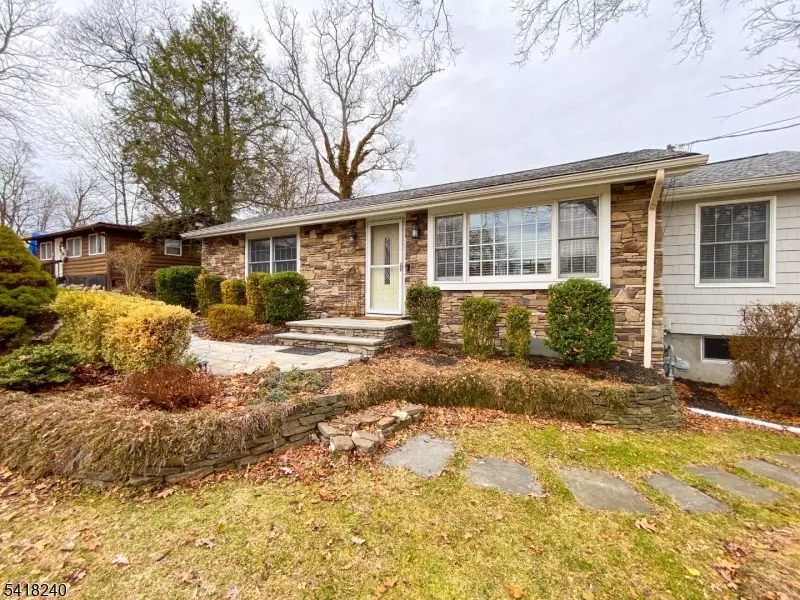 28 Woodside Dr, West Milford, NJ 07480 - #3