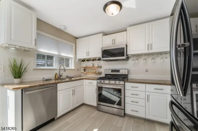 4 Jumping Brook Pl, Clinton, NJ 08801 - #3