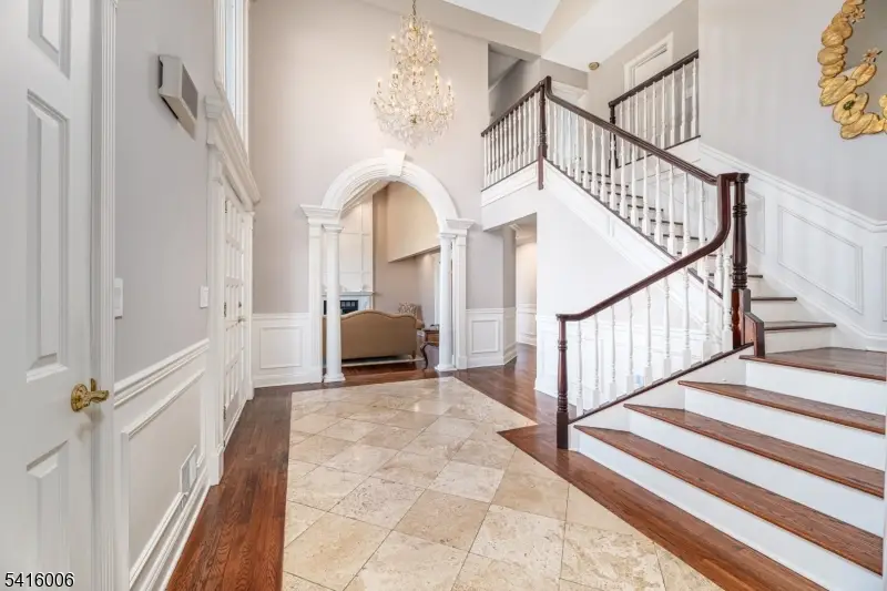 18 Kerby Ln, Mendham, NJ 07945 - #3