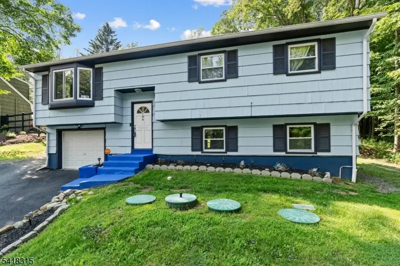 186 Tomahawk Trl, Byram, NJ 07871 - #1