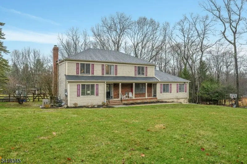 3 Esther Ct, Chester, NJ 07930 - #2