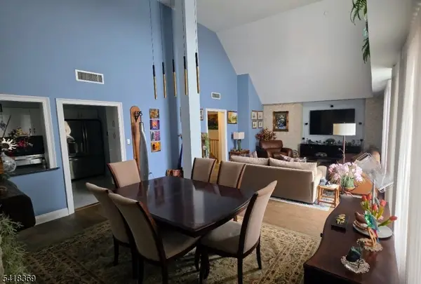 10081 Shearwater Ct #81, Jersey City, NJ 07305