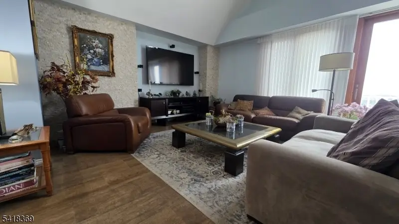 10081 Shearwater Ct #81, Jersey City, NJ 07305 - #2