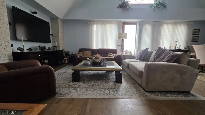 10081 Shearwater Ct #81, Jersey City, NJ 07305 - #3