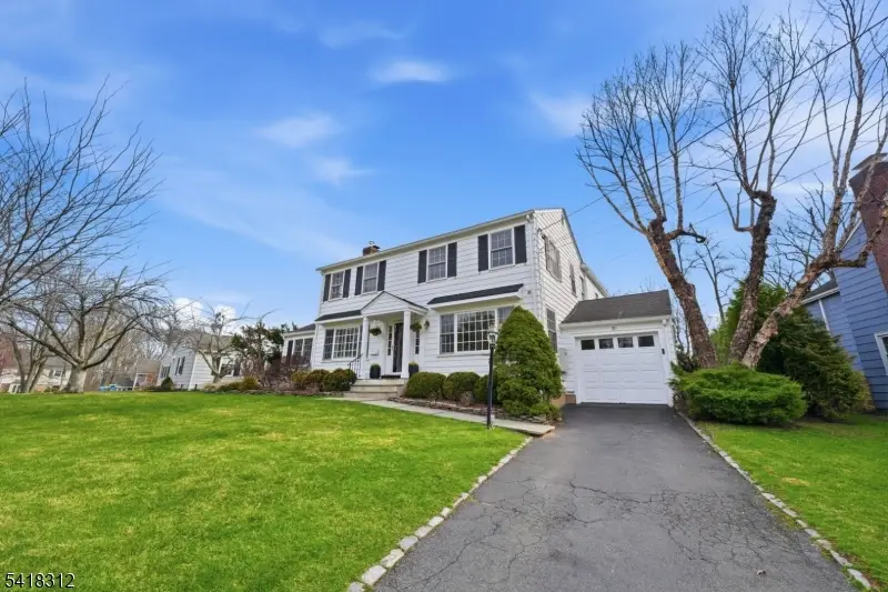 8 Dunnder Dr, Summit, NJ 07901 - #3