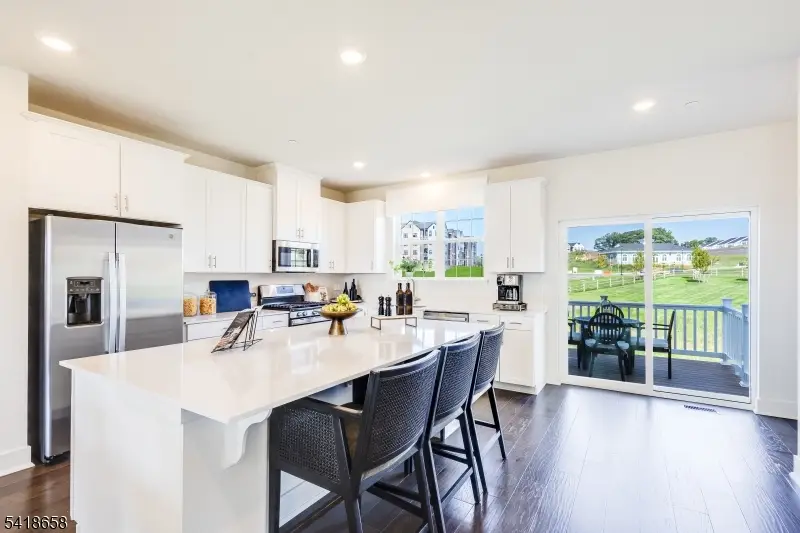 81 Eastwood Ter, East Hanover, NJ 07936 - #3