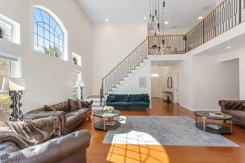 24 Bluffs Ct, Hamburg, NJ 07419 - #2
