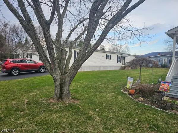 10 Clover, White Twp., NJ 07882