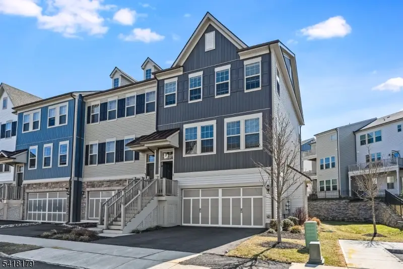 14 Marigold Ct, Warren, NJ 07059 - #1