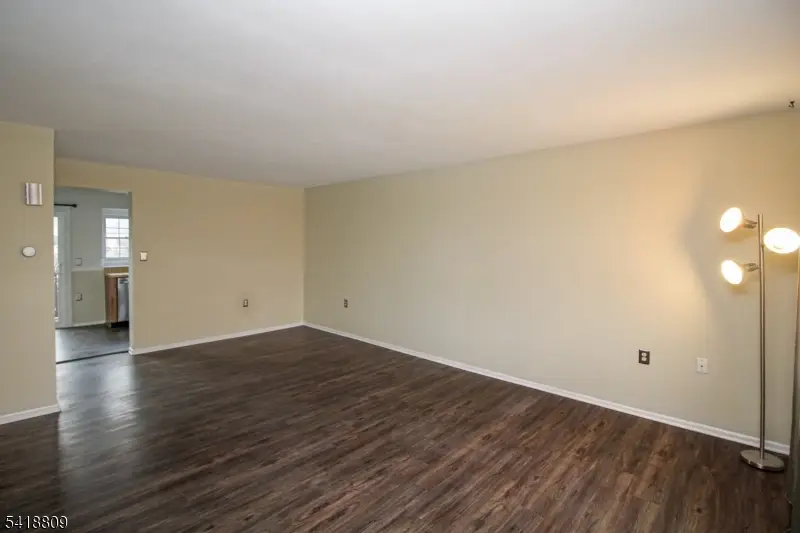 7 Duck Hawk Ct, Allamuchy, NJ 07840 - #3