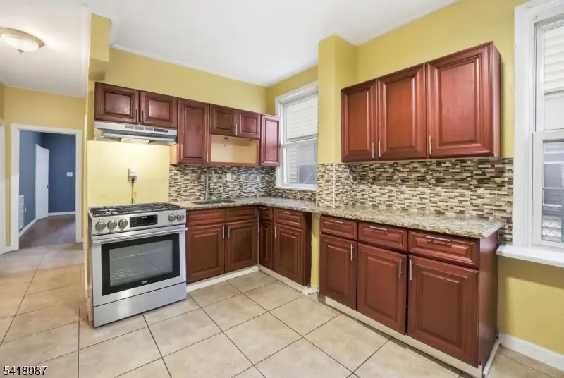 375 6th Ave, Newark, NJ 07107 - #3