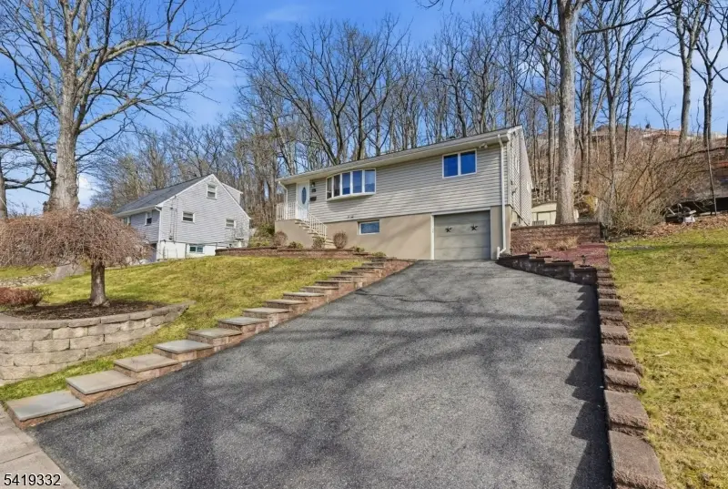 116 Rafkind Rd, Bloomingdale, NJ 07403 - #3