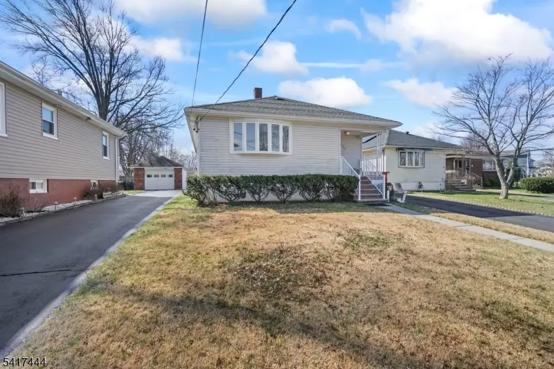 2075 Barnett St, Rahway, NJ 07065 - #3