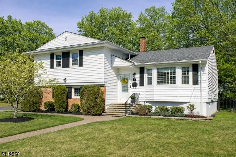 199 Hickson Dr, New Providence, NJ 07974 - #1