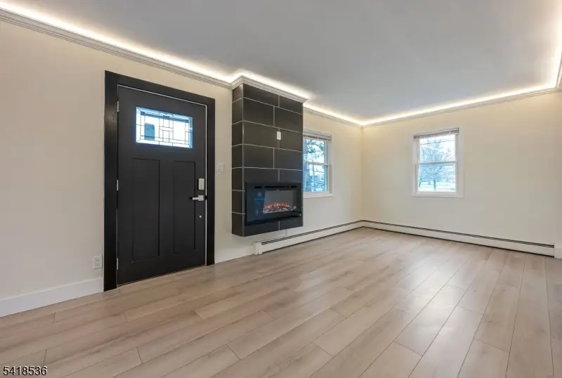 136 Palsa Ave, Elmwood Park, NJ 07407 - #3