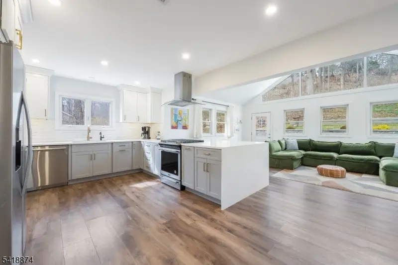 224 Gates Ave, Gillette, NJ 07933 - #1