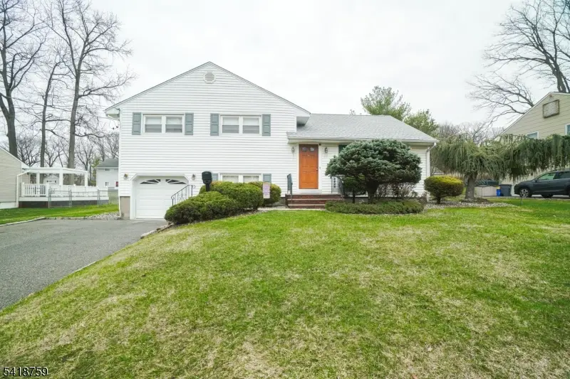 17 Cole Rd, Cedar Grove, NJ 07009 - #1