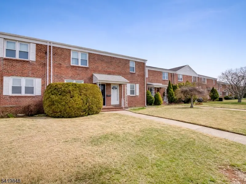 824 N Stiles St, Linden, NJ 07036 - #2