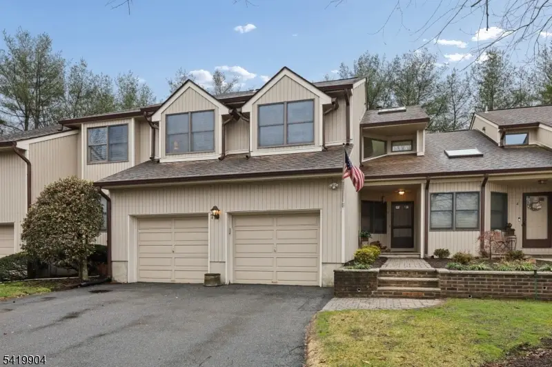 7 Valen Ct, Franklin Lakes, NJ 07417 - #1