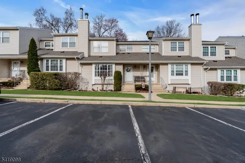 137 Sunnyvale Ct, Franklin, NJ 08873 - #2