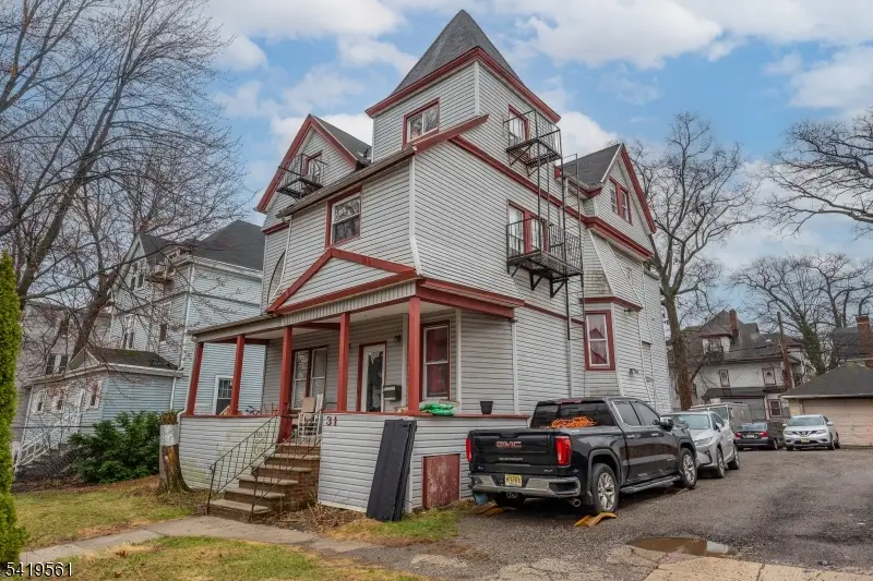 31 Chestnut St, East Orange, NJ 07018 - #3