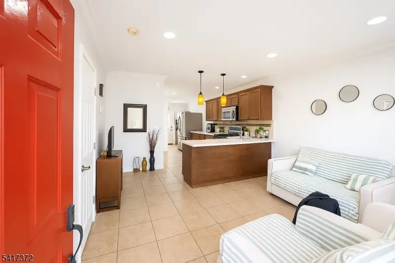 31 Kossuth St, Haledon, NJ 07508 - #2