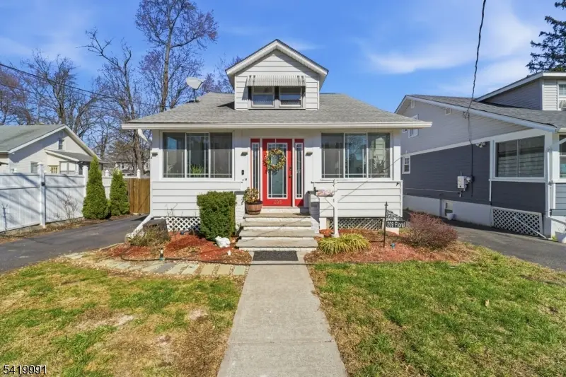 209 Floral St, Roselle, NJ 07203 - #1