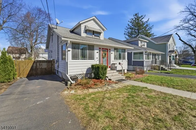 209 Floral St, Roselle, NJ 07203 - #2