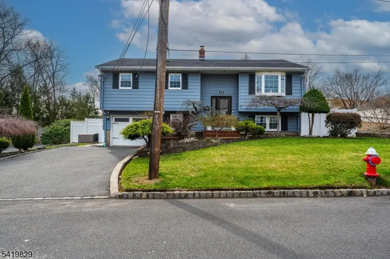 739 Kingston Ave, Kenilworth, NJ 07033 - #1