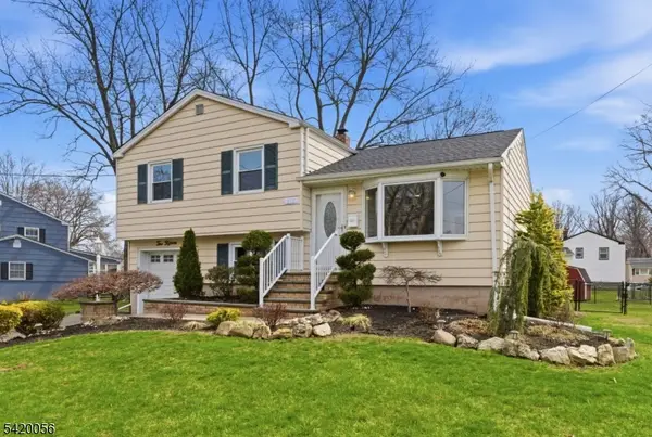 215 Oakmanor Pkwy, South Plainfield Boro, NJ 07080