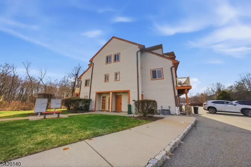 58 Woods Edge Dr, Roxbury, NJ 07876 - #2