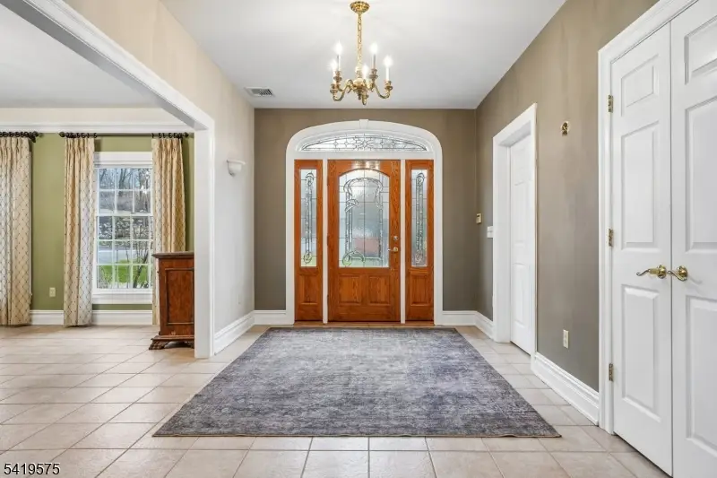 9 Nuthatch Ct, Allamuchy, NJ 07840 - #3