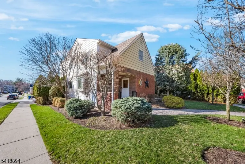 24 Maple Ave, Waldwick, NJ 07463 - #2