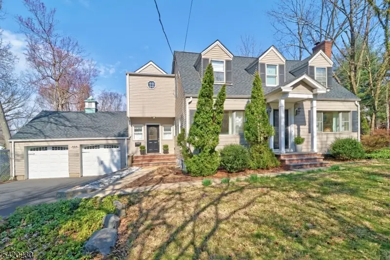 664 Plainfield Ave, Berkeley Heights, NJ 07922 - #1
