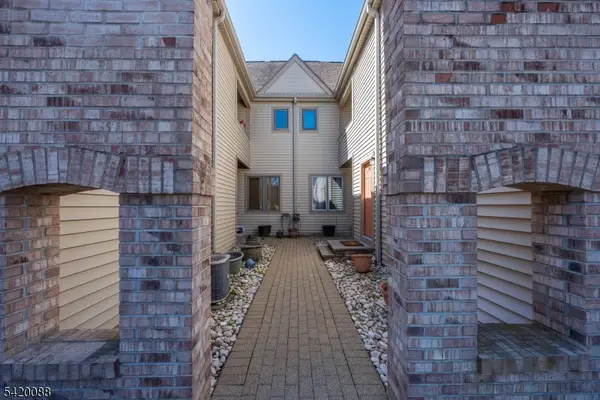 51 Sunrise Dr, Hanover Twp., NJ 07981