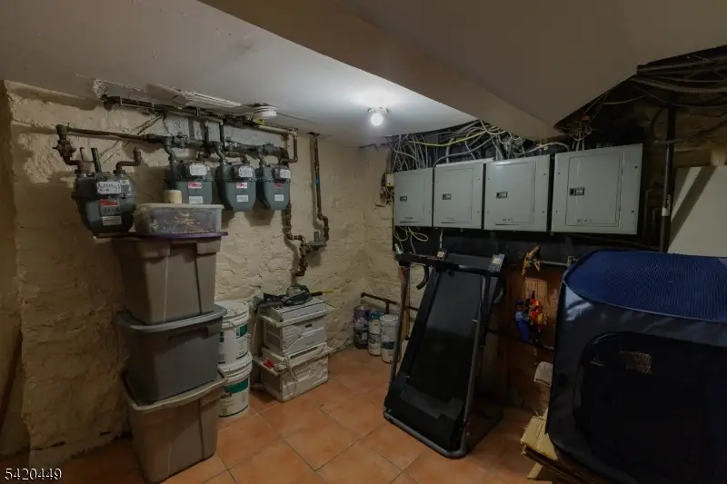 212 Maple St, Weehawken, NJ 07086 - #3