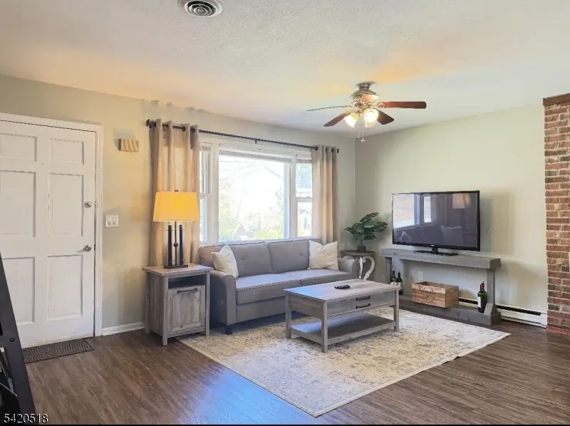 6 Pennsylvania Way, Hopatcong, NJ 07843 - #3