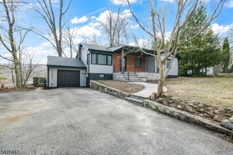 132 Upper High Crest Dr, Macopin, NJ 07480 - #3