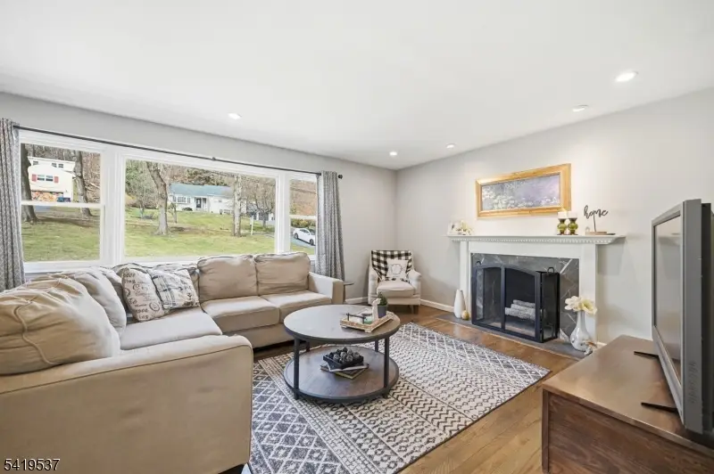 28 Raynor Rd, Morris, NJ 07960 - #3