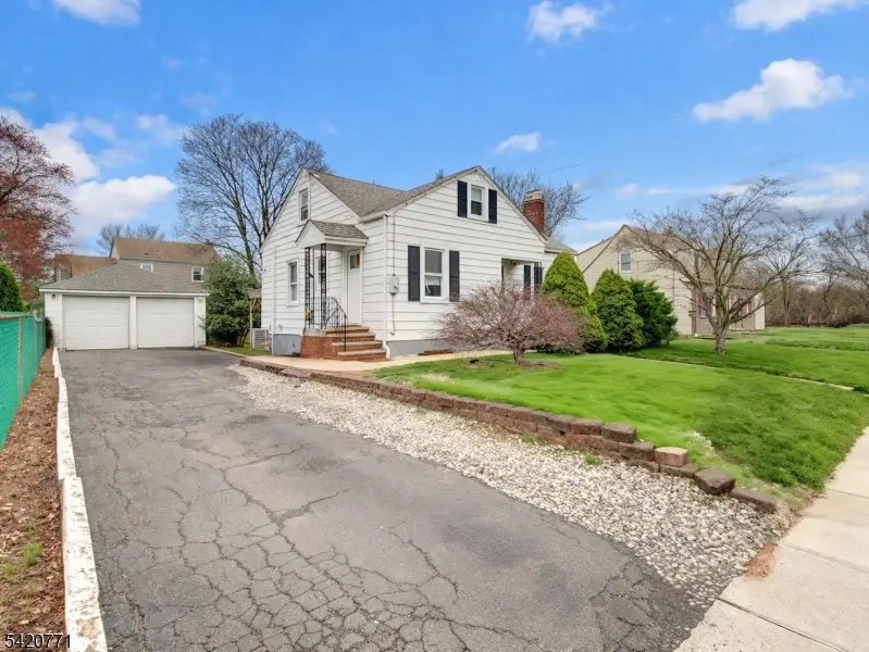 339 N 8th Ave, Manville, NJ 08835 - #3