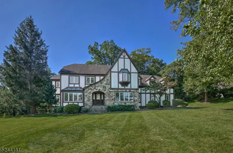 16 Manor Dr, Morris, NJ 07960 - #1