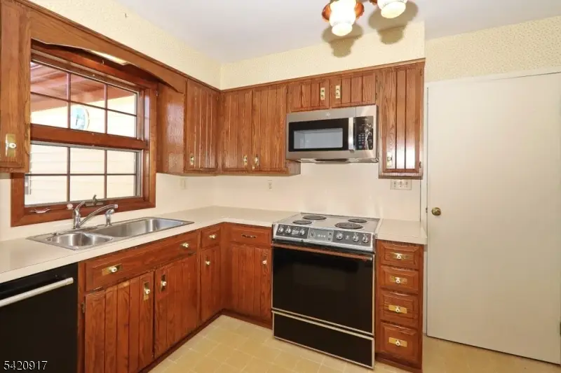 130 Warrenville Rd, Dunellen, NJ 08812 - #3