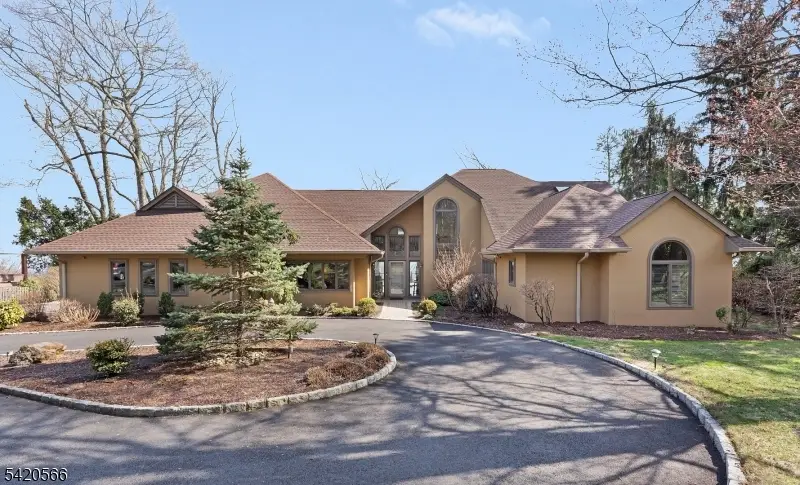 1531 Coles Ave, Mountainside, NJ 07092 - #1