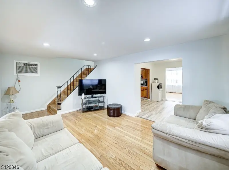 32 Montgomery St, Bloomfield, NJ 07003 - #1