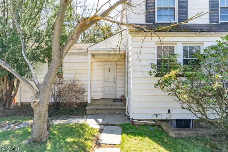 442 Seven Oaks Rd, Orange, NJ 07050 - #2