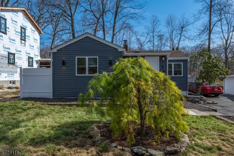 7 Pine St, Lake Hopatcong, NJ 07849 - #1