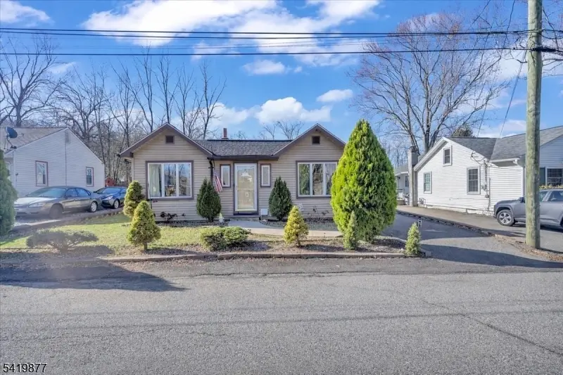 29 Bushwick Ln, West Milford, NJ 07480 - #1