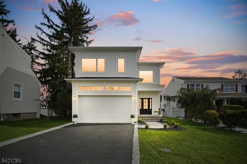 13 Harding Pl, Livingston, NJ 07039 - #1