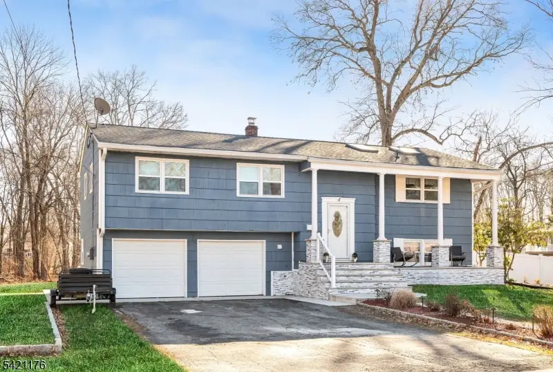 4 Lynn Ct, Lincoln Park, NJ 07035 - #1